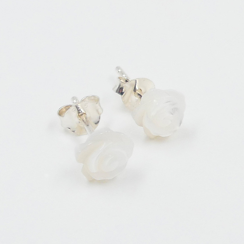Clous argent fleur nacre
