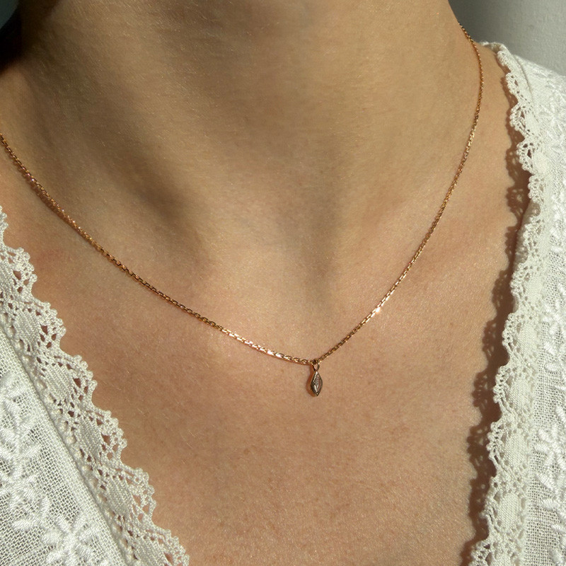 Collier or 18 carats marquise Diamant blanc