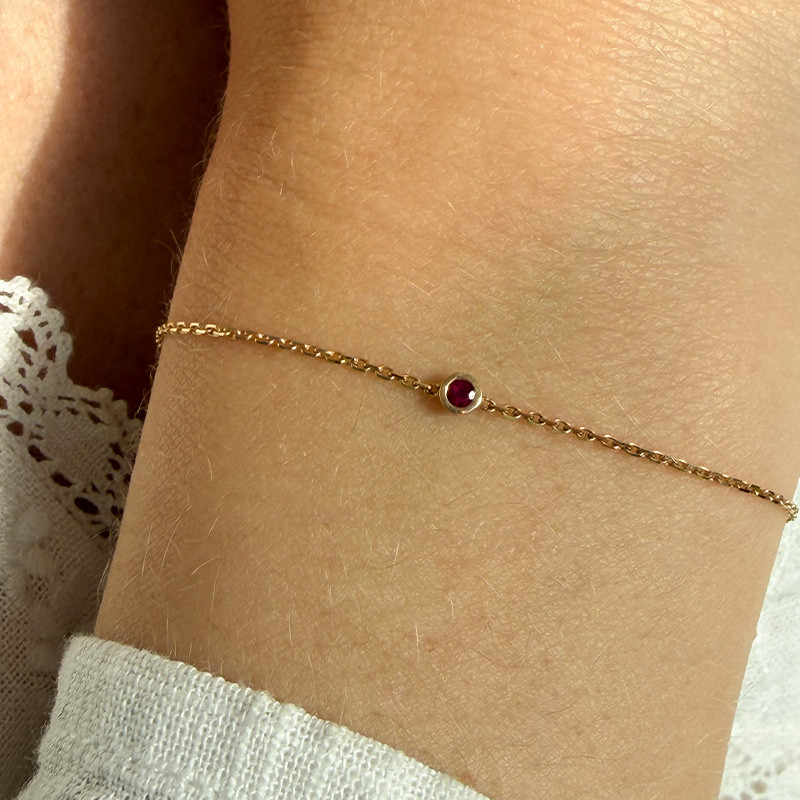 Bracelet Solitaire Rubis en Or 18 Carats