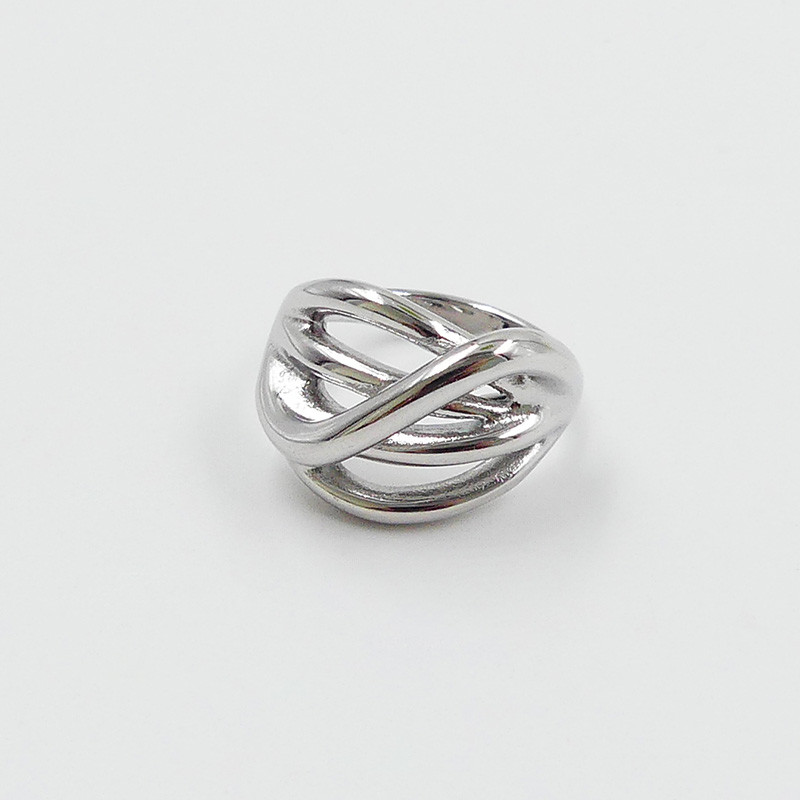 Bague entrelacée argentée