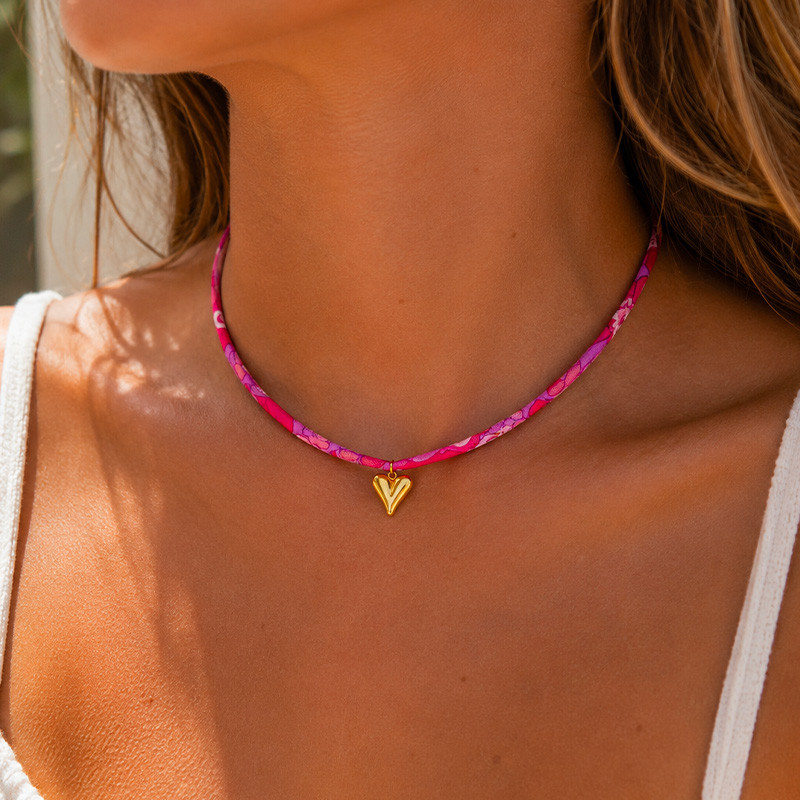 Collier Cordon Liberty Rose sur femme