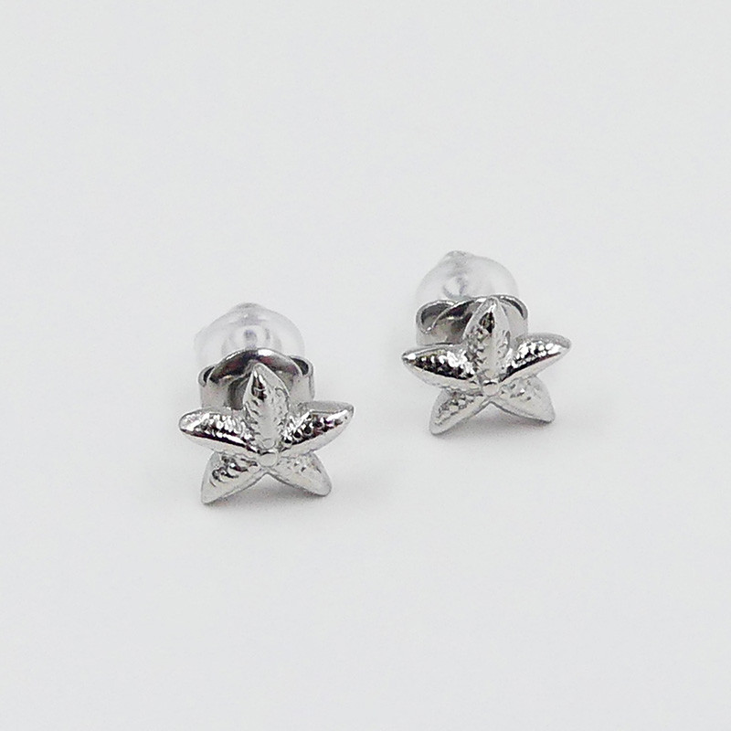 Clous d'oreilles femmes et enfants