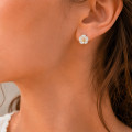 Clous d'oreilles acier fleur nacre