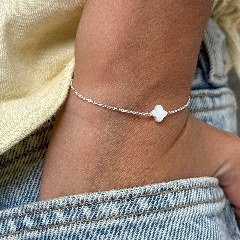 Bracelet enfant trèfle nacre naturelle