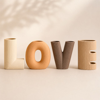 Lot de 4 vases LOVE décoratifs