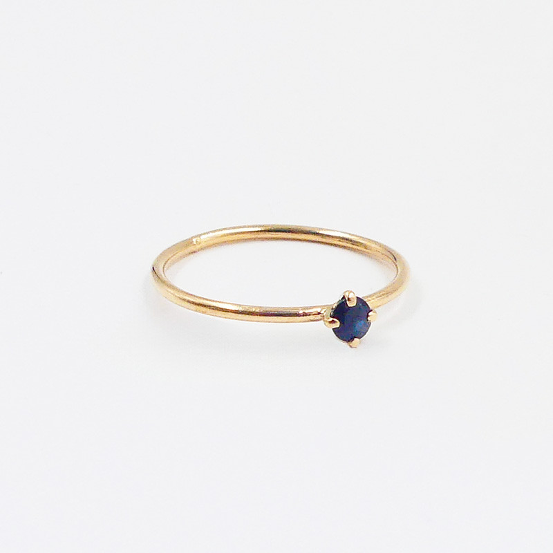 bague fine saphir bleu