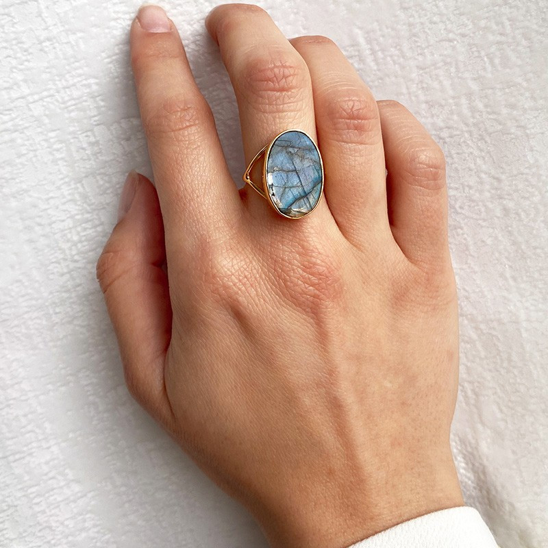 Bague Dorée grande pierre Labradorite