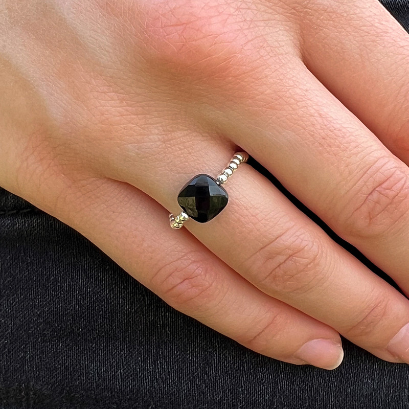 Bague Argent élastique et petite pierre fine
