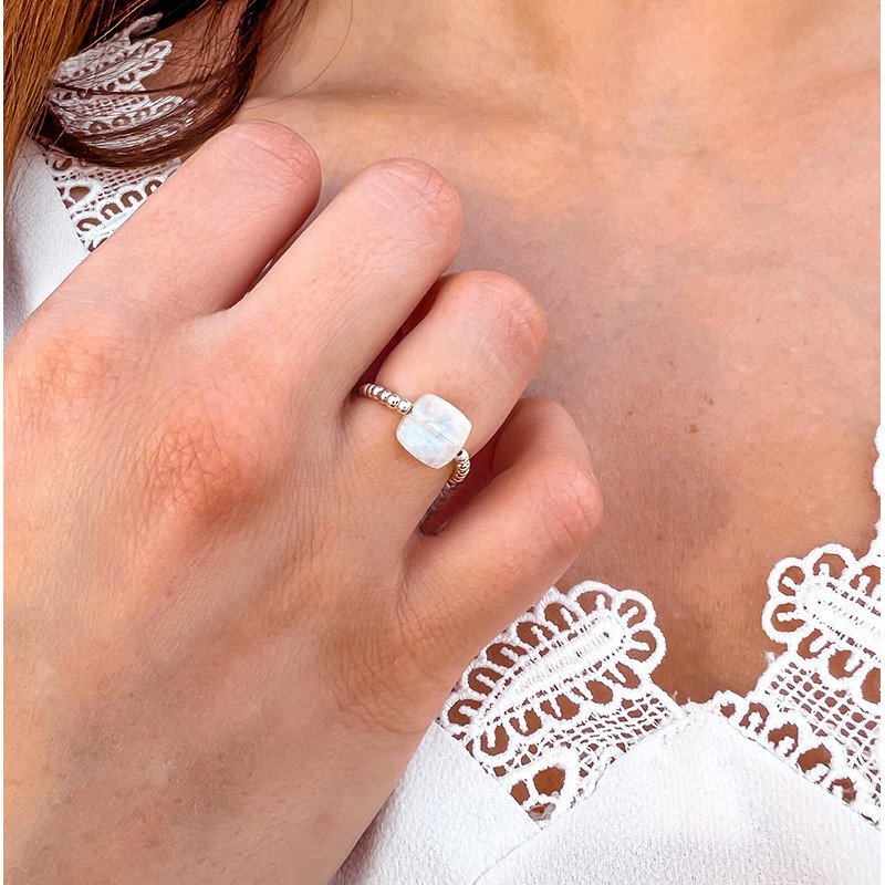 Bague Argent élastique et petite pierre fine