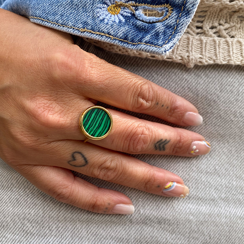 Bague acier dore pierre verte La Petite Tribu